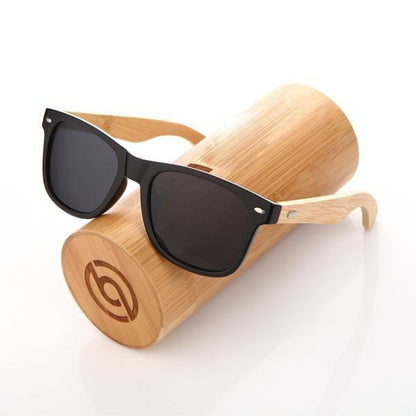 Lunettes en bois avec son étui