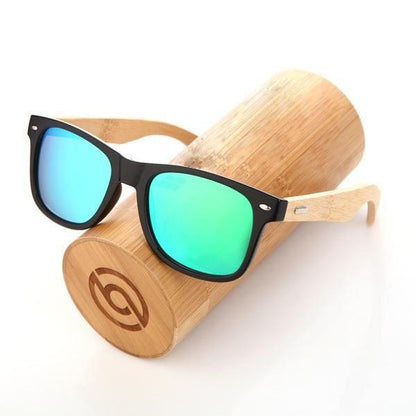 Lunettes en bois avec son étui